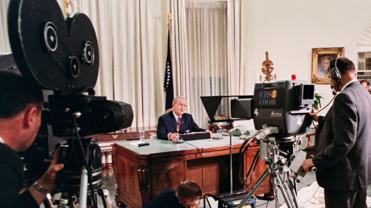 מה ביידן יכול ללמוד מההחלטה של ​​LBJ לנשור ב-1968